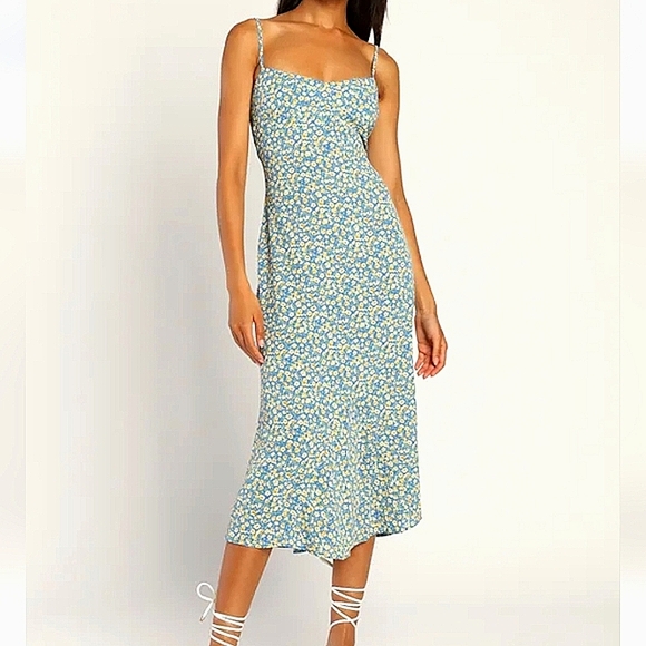Lulus Dresses & Skirts - Lulus Blue Floral Print Cutout Midi Dress